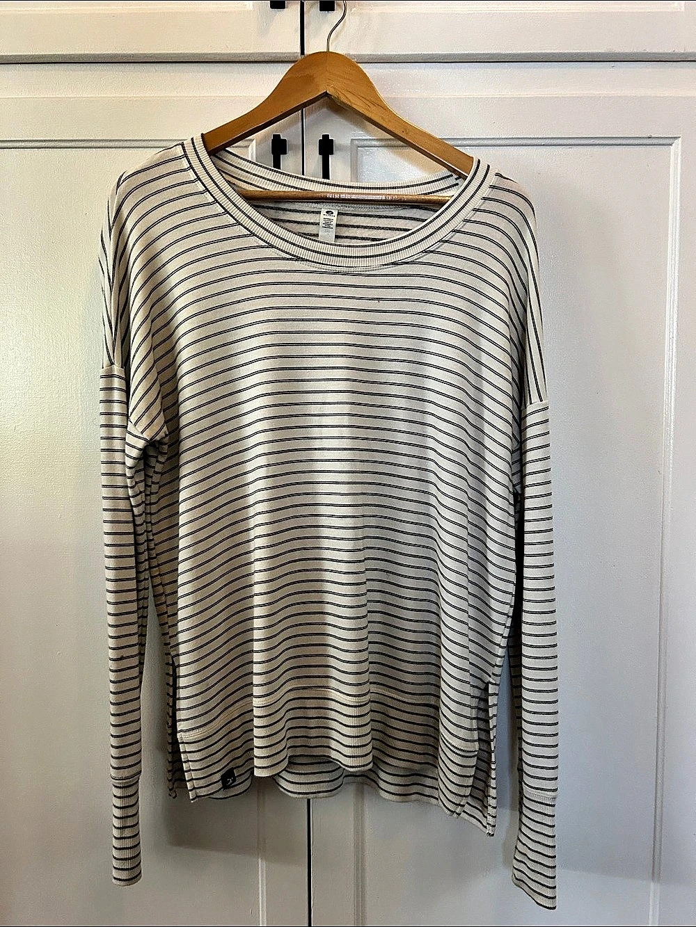 Glyder Striped Long Sleeve Top in White & Black Size Medium